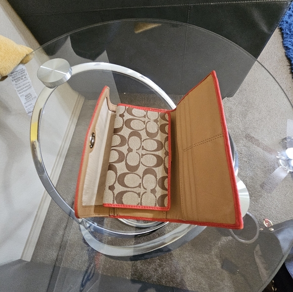 Shoulder Bag - Picture 8 of 9